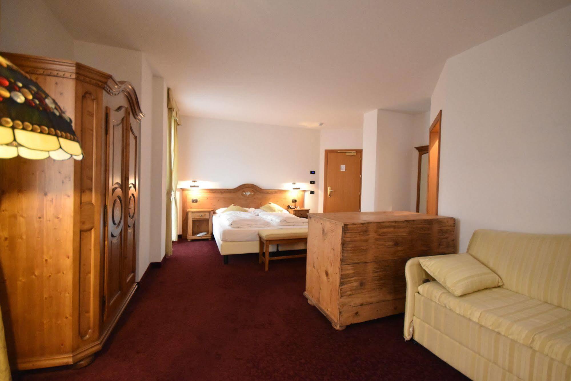 Folgaria Post Hotel Exterior photo